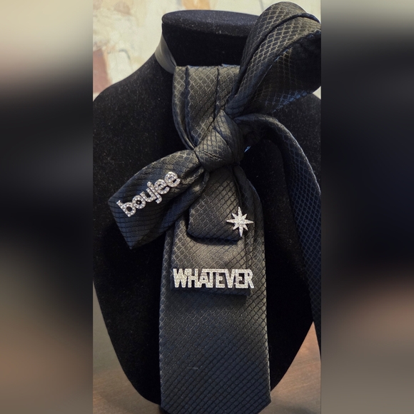 CUSTOM TIE-NECKLACE